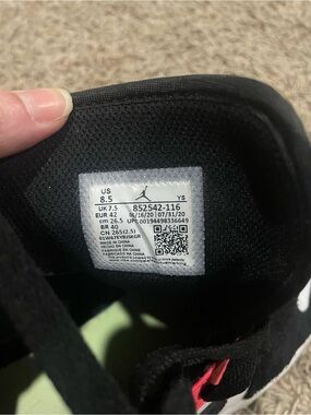 Nike Black and White/pink Sneaker air Jordan 1